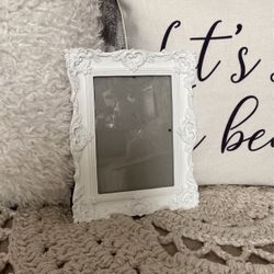 White Shabby Chic Vintage Style Picture Photo Frame