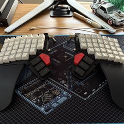 Moonlander keyboard and tent mechanism 