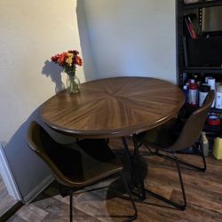 Table+chairs