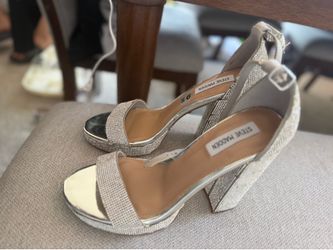 Silver Steve Madden pumps/heels rhinestone