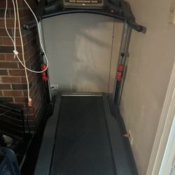 Treadmill $200