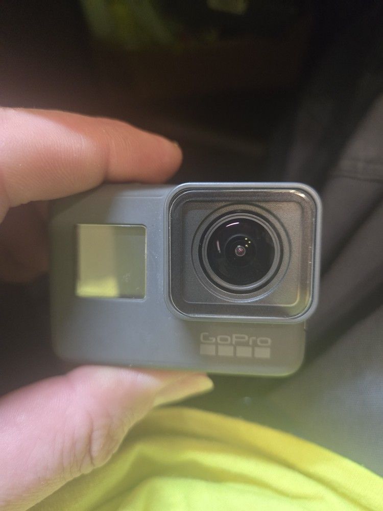 GOPRO HERO 5 WITH TONS OF ACCESSORIES