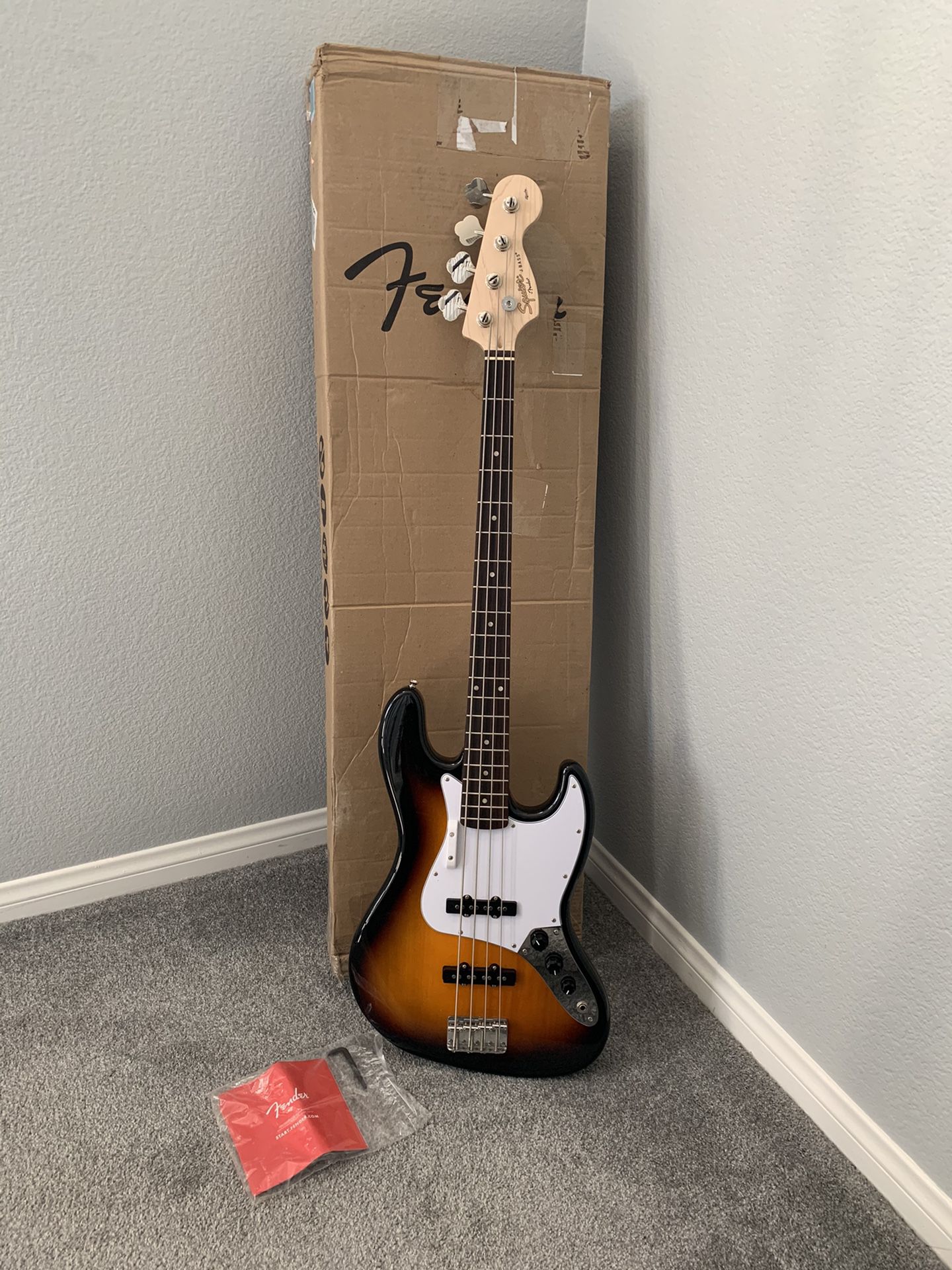 Fender Squier Affinity Series Jazz Bass Sunburst Guitar new open box
