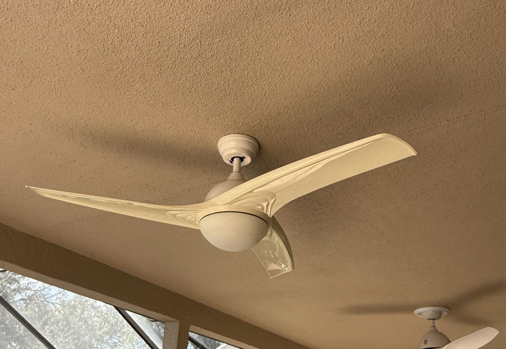 Fan With Remote Control 