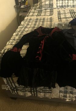 Woman costumes large and medium