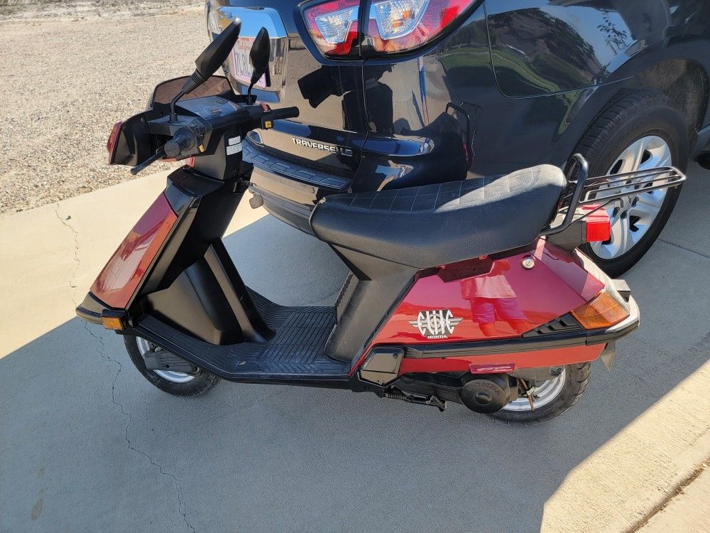 1994 Honda Elite Scooter 125cc for Sale in Acton, CA - OfferUp