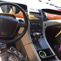Ford Taurus 2010