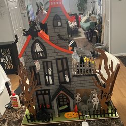 Halloween House With Ligtht And Sound