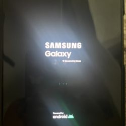 SAMSUNG Galaxy Z Flip5 256GB -USED TWICE