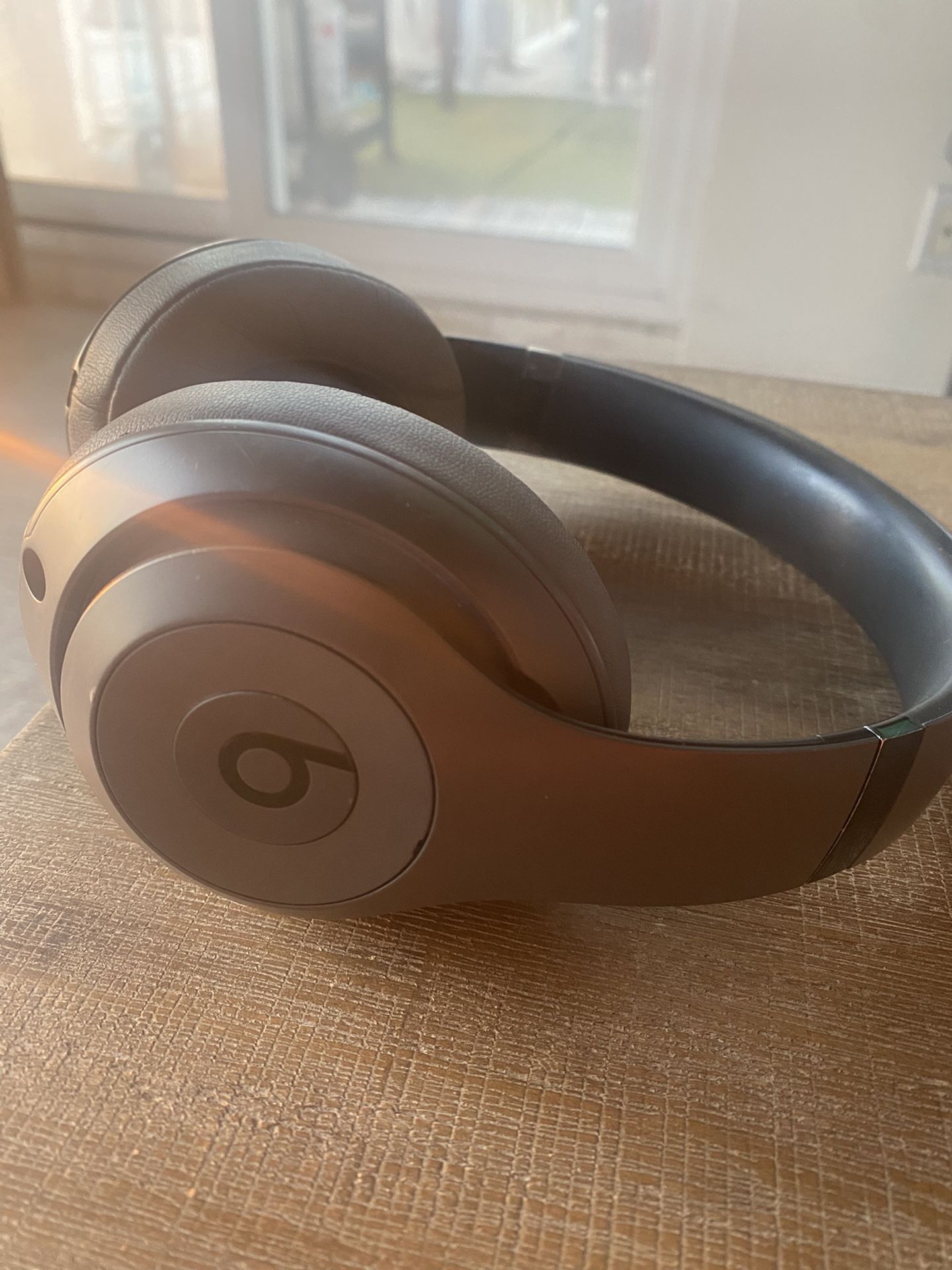 Beats Studio 3. Excellent Condition  