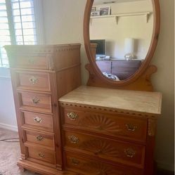 Pulaski Vintage Solid Oak Heritage Dresser With Marble top And Attached Mirror 