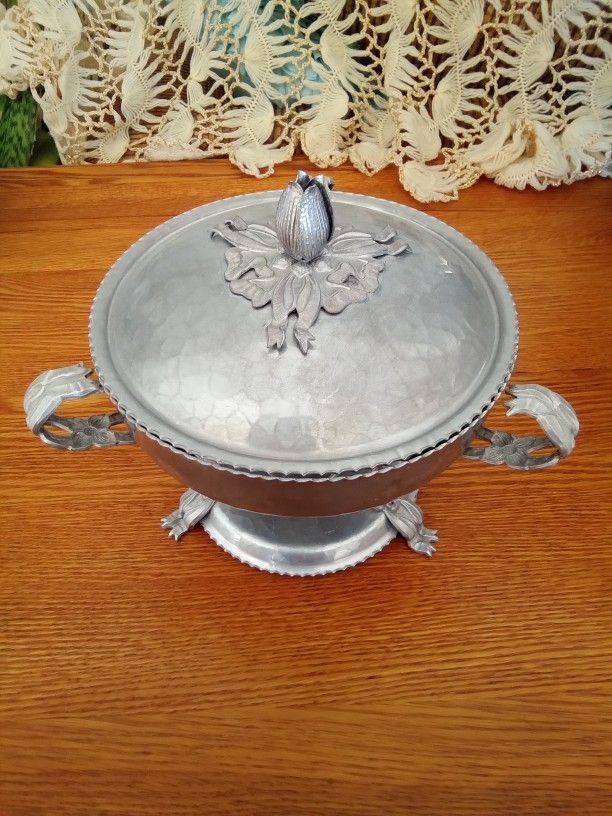 Vintage Hand Wrought Aluminum Rodney Kent Pattern #475 Chafing Dish Tulip Design with Pyrex Dish