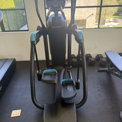  Precor AMT 835 Open Stride
