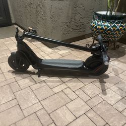 Like Brand New(Only Used Once) Bugatti Electric Scooter Series 9 OPEN TO NEGOTIATE