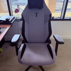 Secret Lab Titan Nearly New 