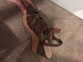 Guess wedges