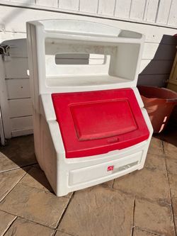 Kids outdoor play bin