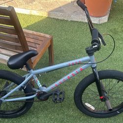 Haro Leucadia BMX Bike (20” Wheels, Age 10-12)