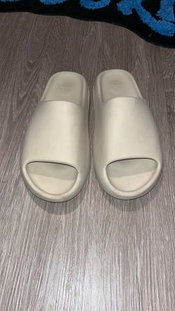 Yeezy Slides With OG Box