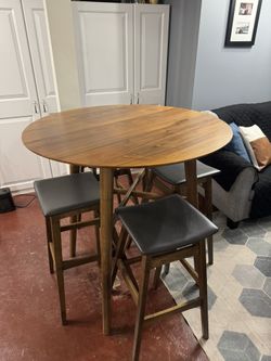 Modern Dining Table and Chairs