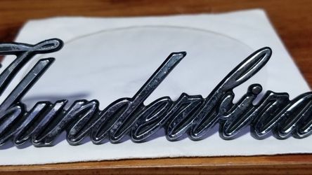 EMBLEMA METALICO CROMADO THUNDERBIRD