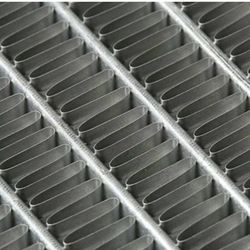 Row Aluminum Radiator Compatible with 2006-2012 Hummer H3 H3T Chevy Colorado GMC Canyon 5.3L