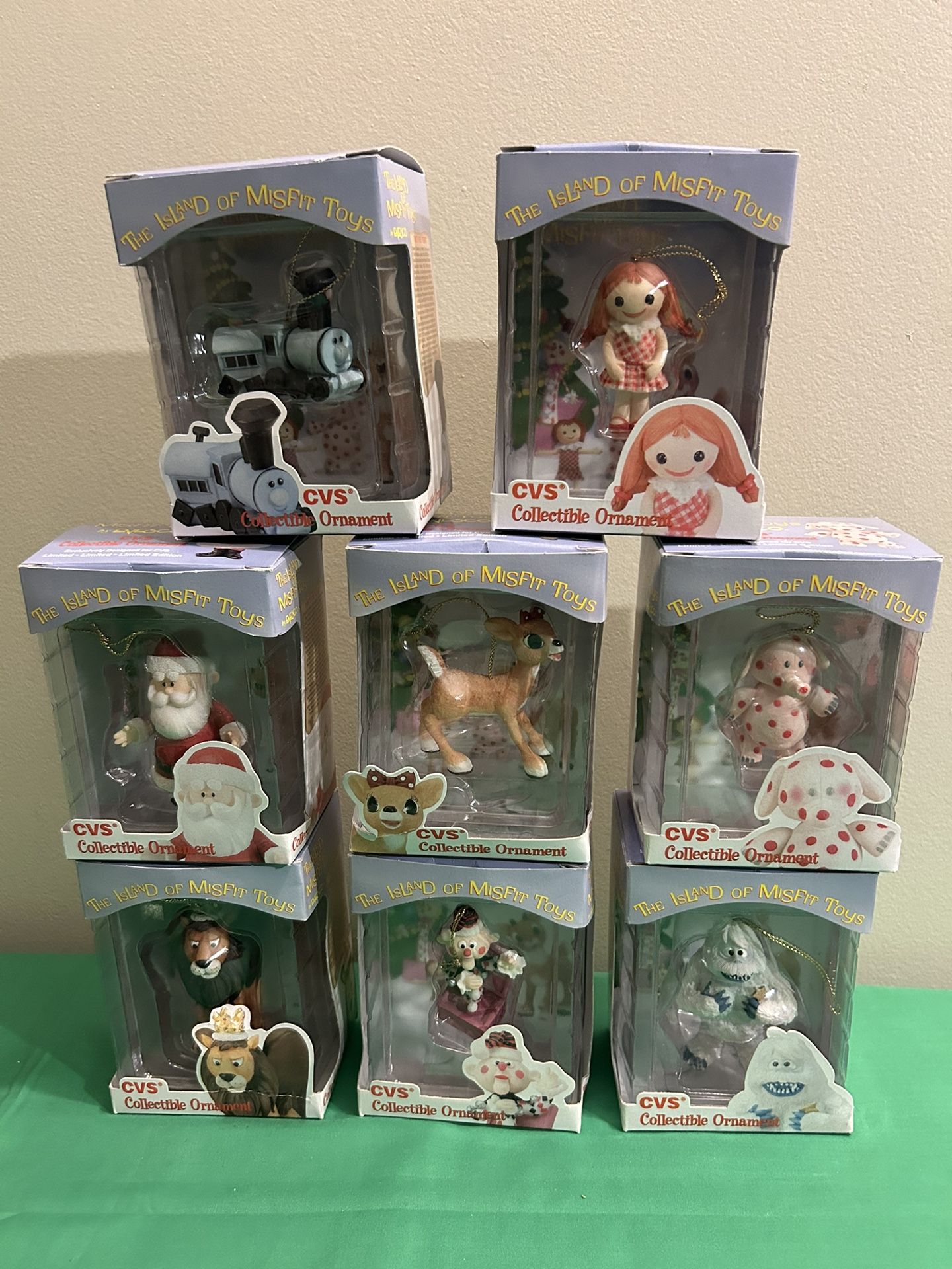 LOT OF 8 OF THE ISLAND OF MISFIT TOYS CVS COLLECTIBLE ORNAMENT