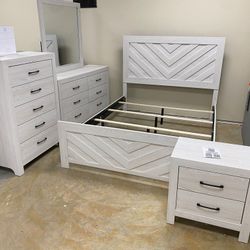 FREE DELIVERY & INSTALLATION -BRAND NEW Set of 5 pieces Bedroom Set white Color ( Queen Size)