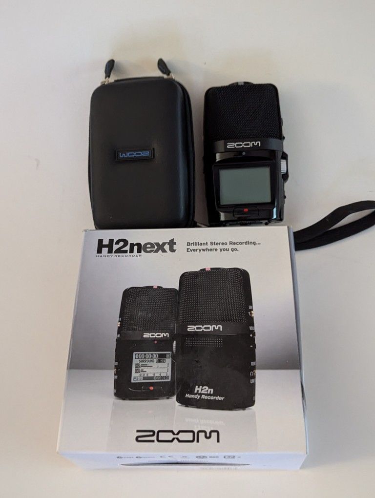 Zoom H2Next + Accessories