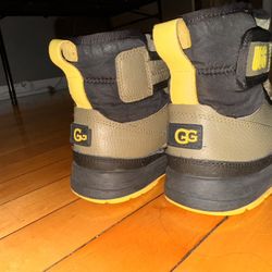 10 C UGG Taney Weather Boots 