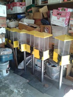 Candy vending machine