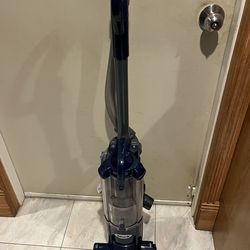 Shark upright vacuum