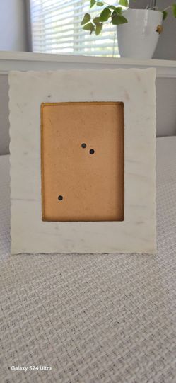 Mud Pie 5x7 Chipped Marble Frame