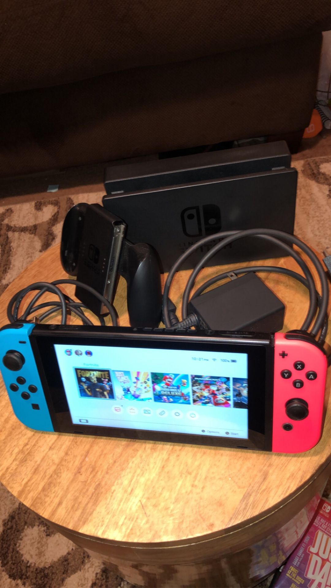 NINTENDO SWITCH (Red and Blue)