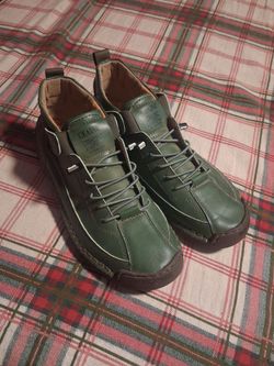 Women's Size CN 39 (USA SZ 7.5 - 8)