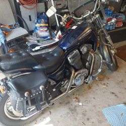 2002 Suzuki Intruder