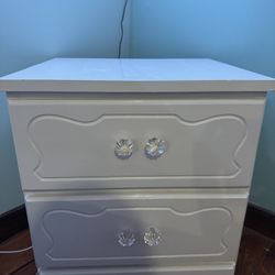 Night stand 