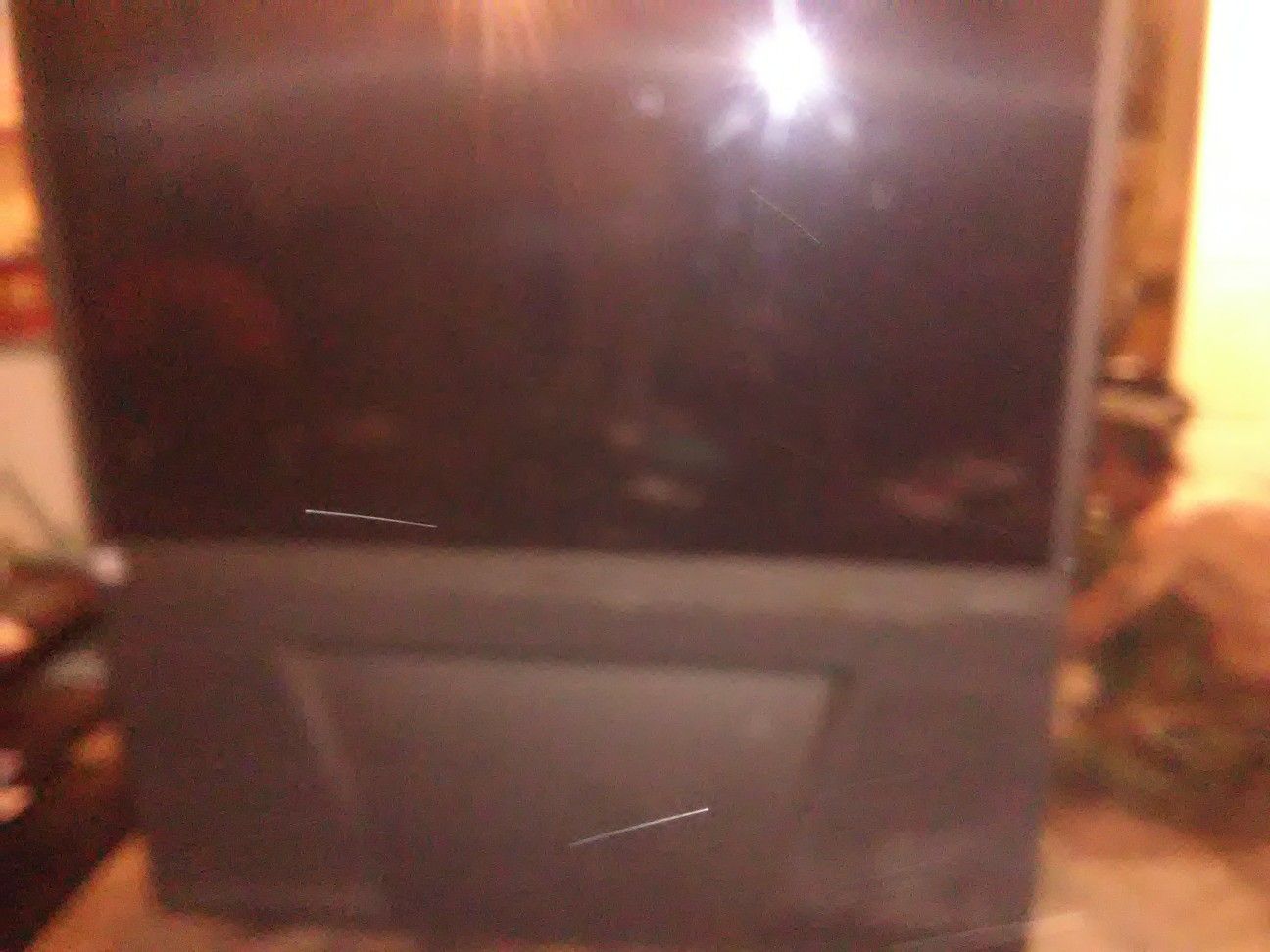 2003 Mitsubishi TV with build in speakers