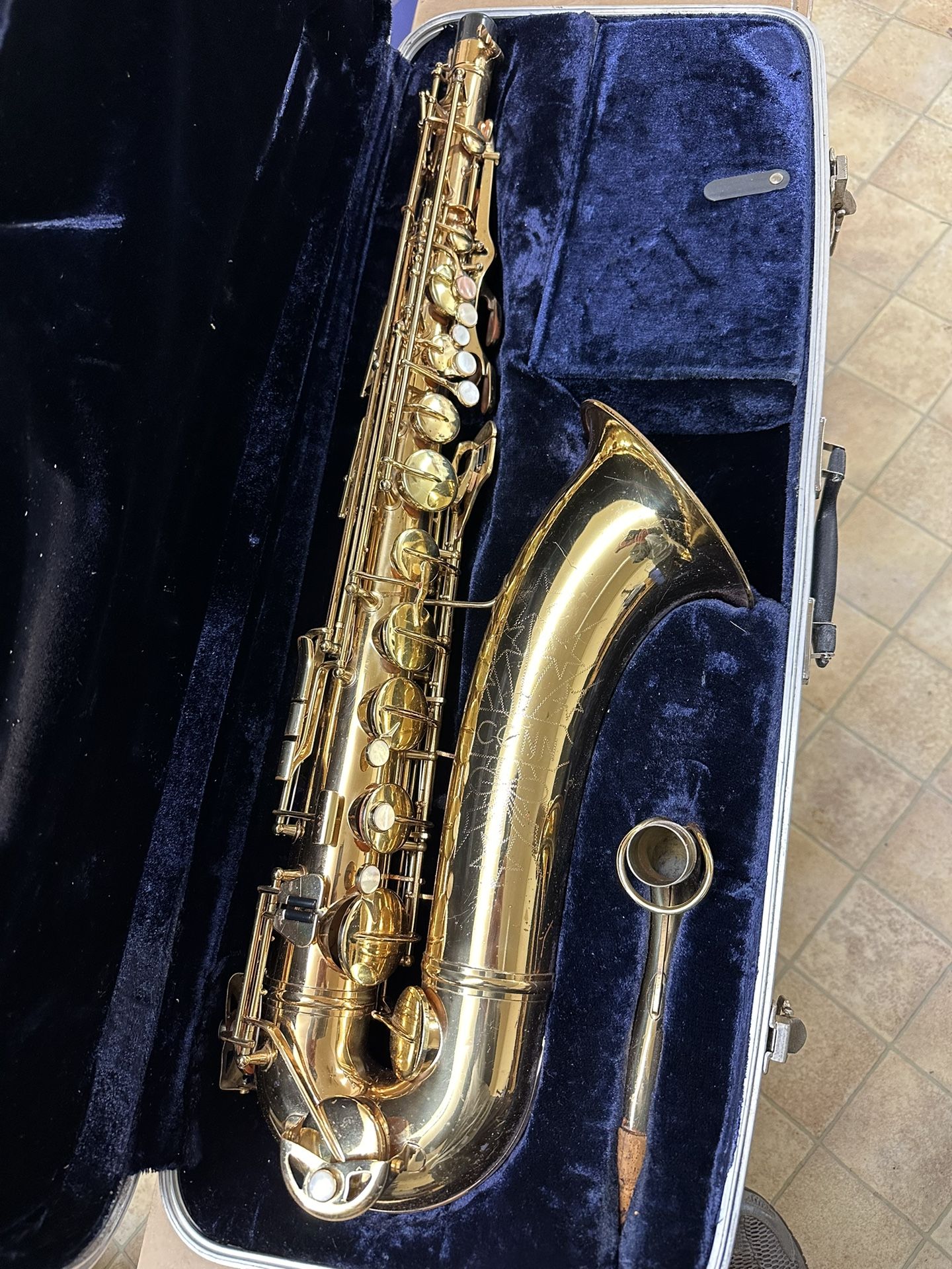 Beautiful CONN TENOR Saxophone with New Box of Reeds $950 Firm