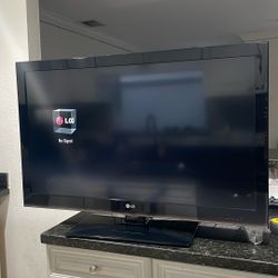 47 “ LG TV LIKE NEW 
