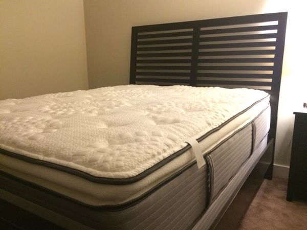 Bob S Furniture Attitude Gel Queen Mattress Set For Sale In