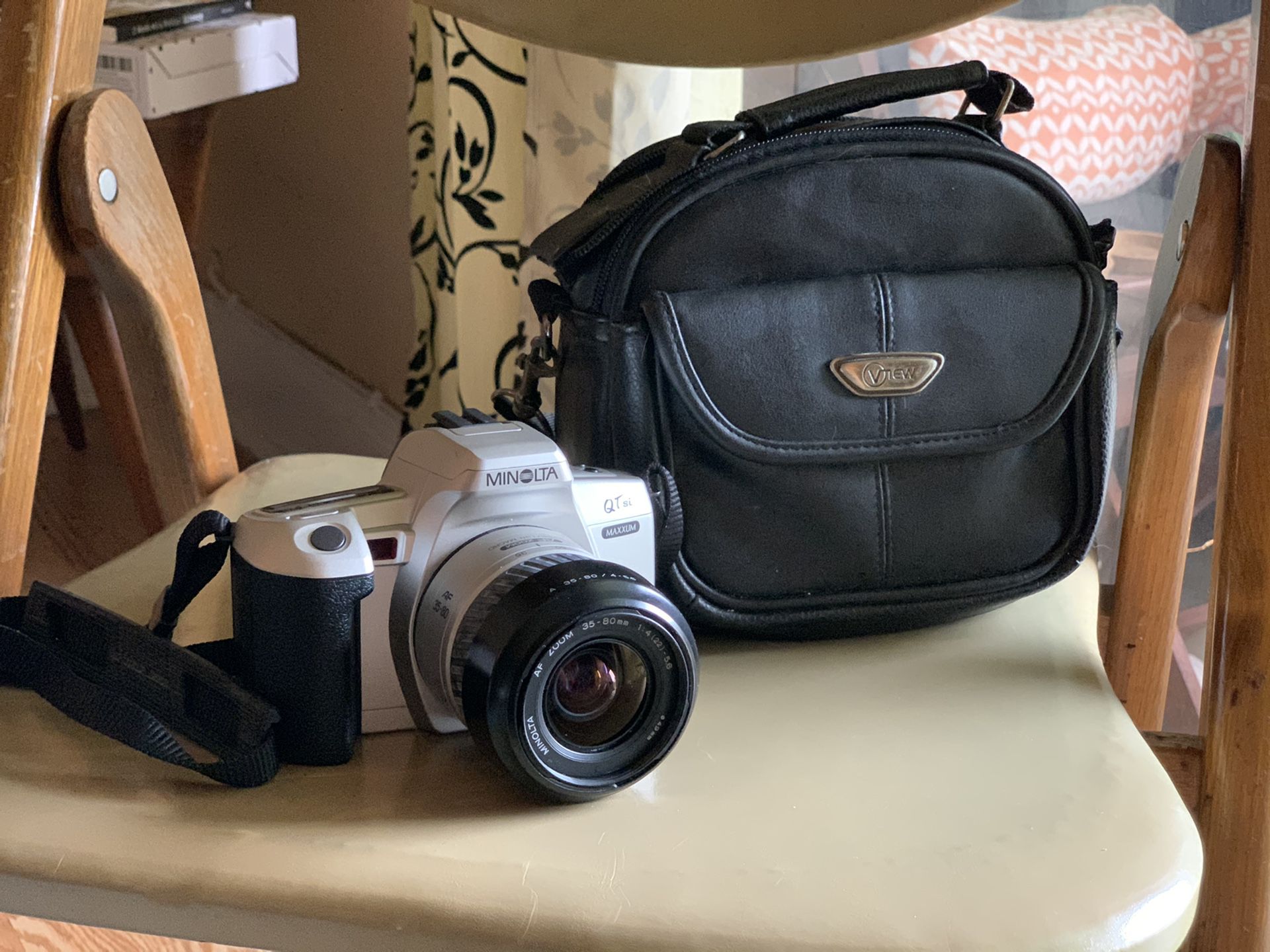 Minolta Maxxum QTsi 35mm SLR Camera Kit w/ 35-80mm Lens and camera bag with bonus Canon Sure Shot 85 Film Camera