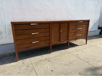 Lane Acclaim Mid Century Modern Triple Dresser