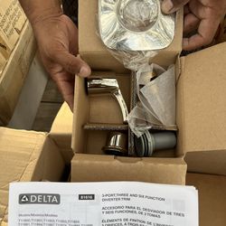Delta 3-Port Shower Diverter Trim Kit Model 81616 – New