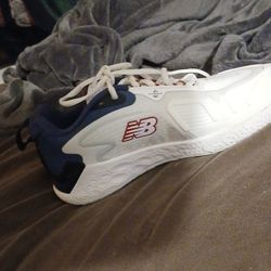 Tenis New Balance blancos cómodos