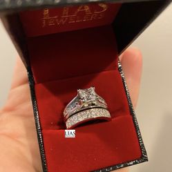New 18k White Gold Wedding Ring Set 