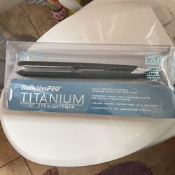 Babyliss Titanium Pro 1.5 Inch Hair Straightener