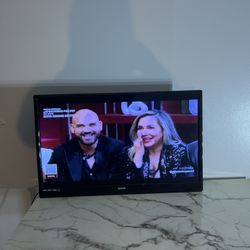 32 Inch Flatscreen TV