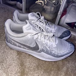 Kobe pure platinum size 13