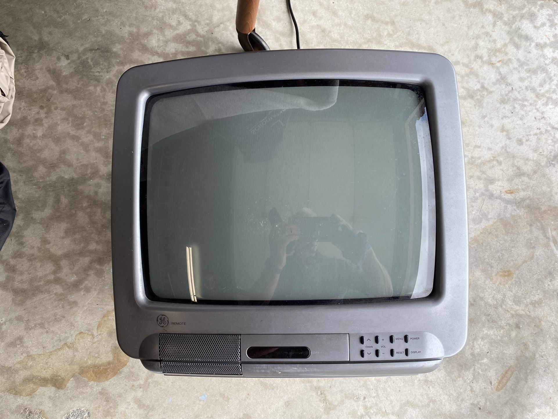 GE 13in CRT 13GP210 TV